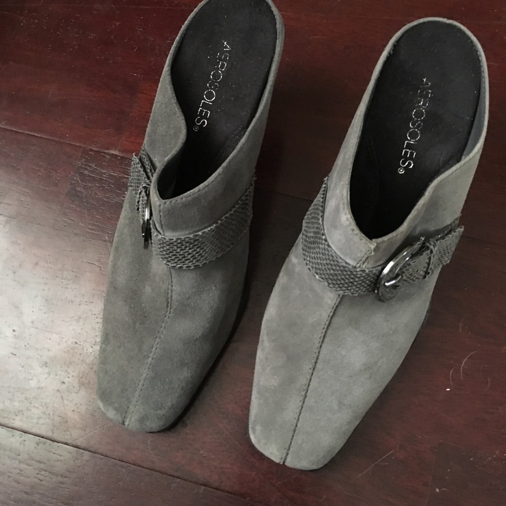 Grey suede aerosoles shoes